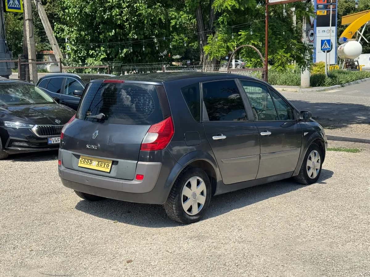Renault Scenic - fotografia 6