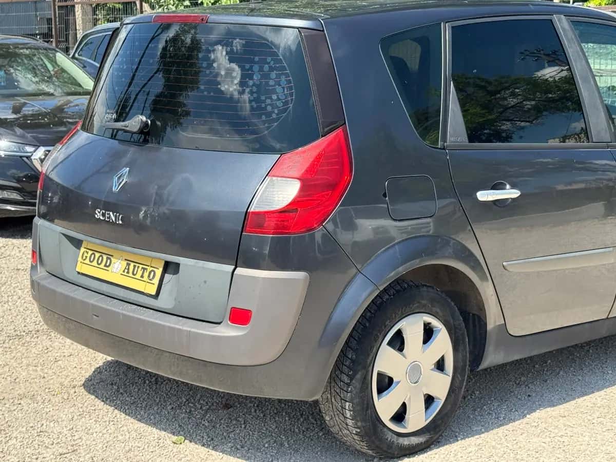 Renault Scenic - fotografia 9