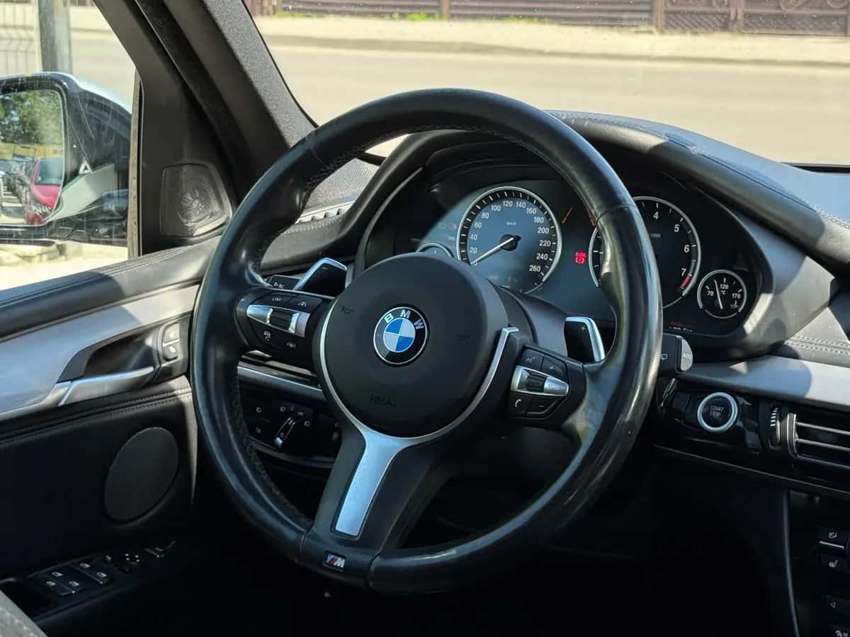 Bmw X5 - fotografia 17