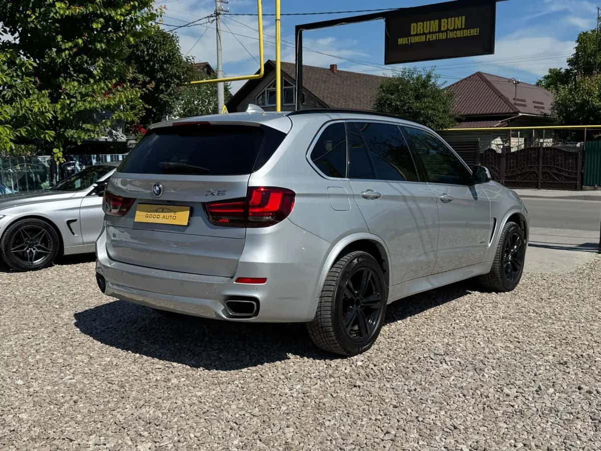 Bmw X5 - fotografia 4
