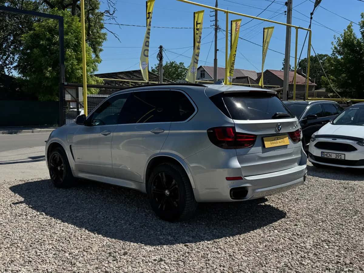 Bmw X5 - fotografia 5