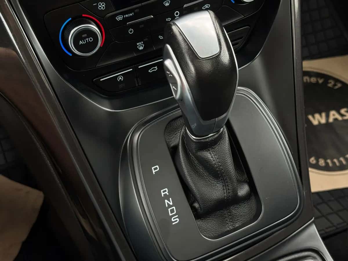 Ford C-Max - fotografia 13