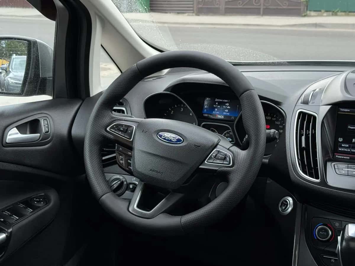 Ford C-Max - fotografia 17