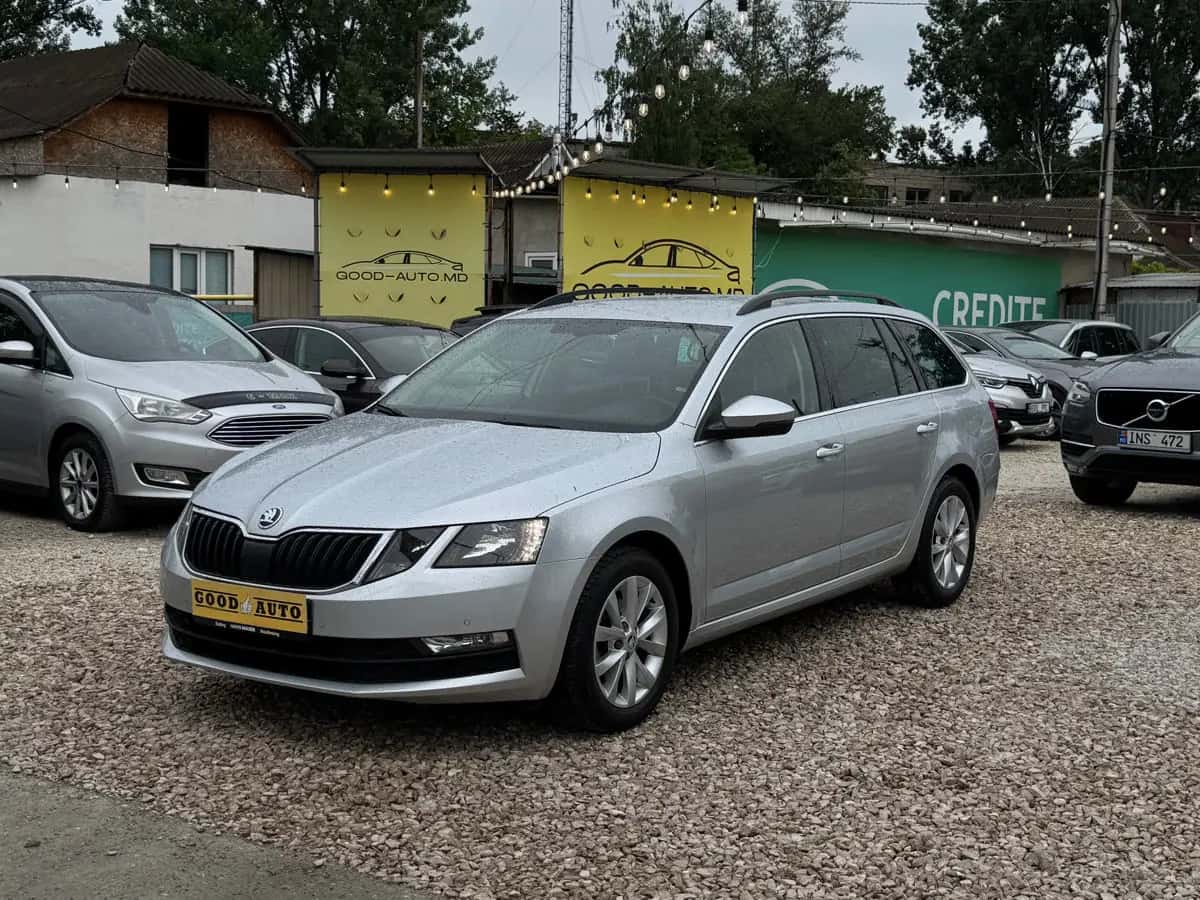 Skoda Octavia - fotografia 4