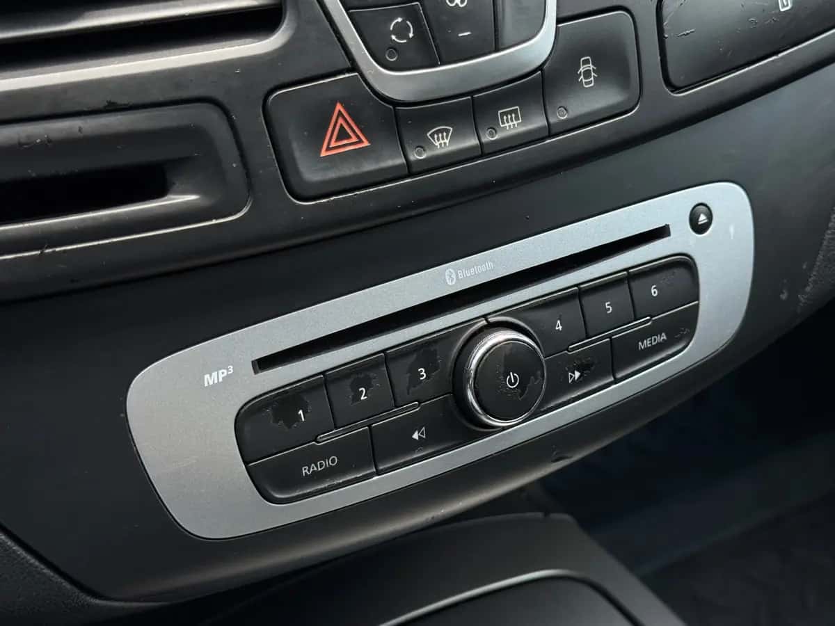 Renault Laguna - fotografia 13