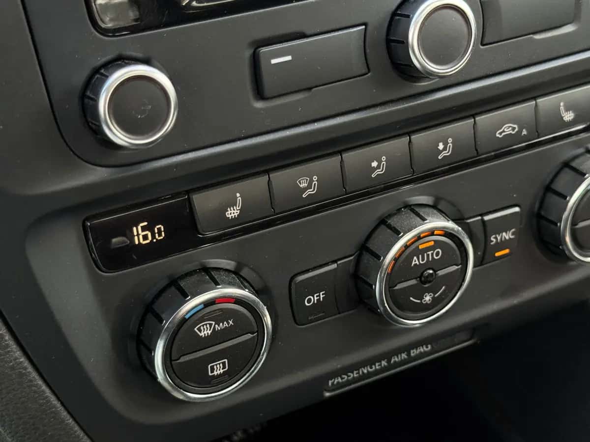 Volkswagen Jetta - fotografia 6