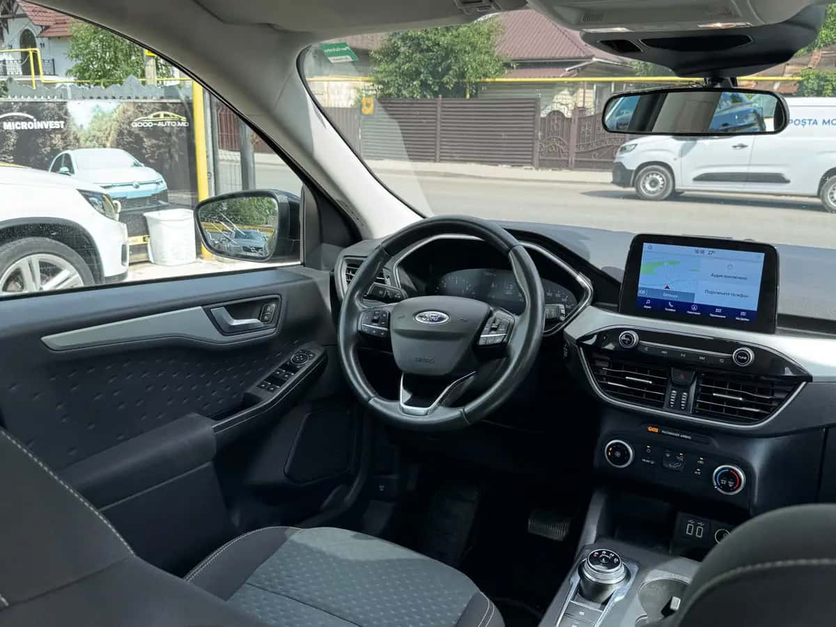Ford Kuga - fotografia 16