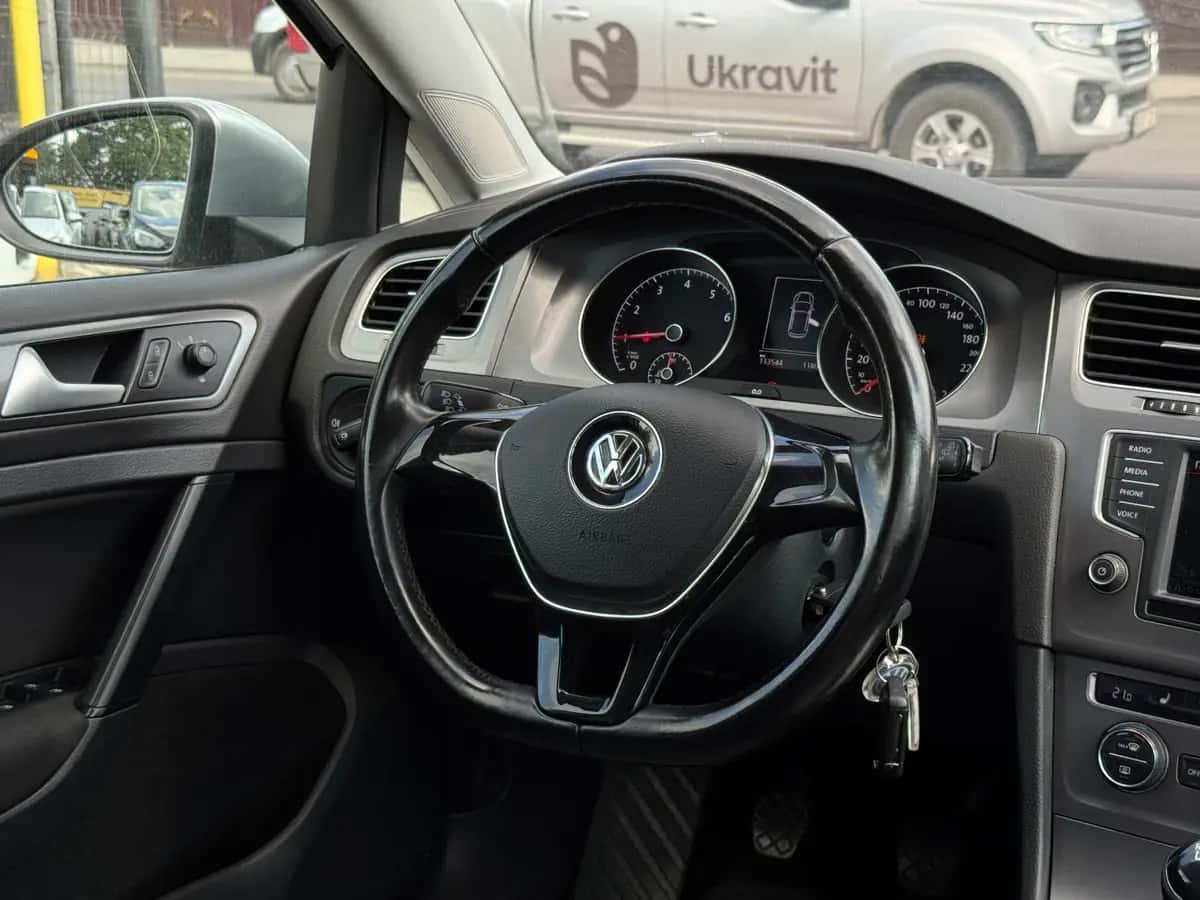 Volkswagen Golf - fotografia 17