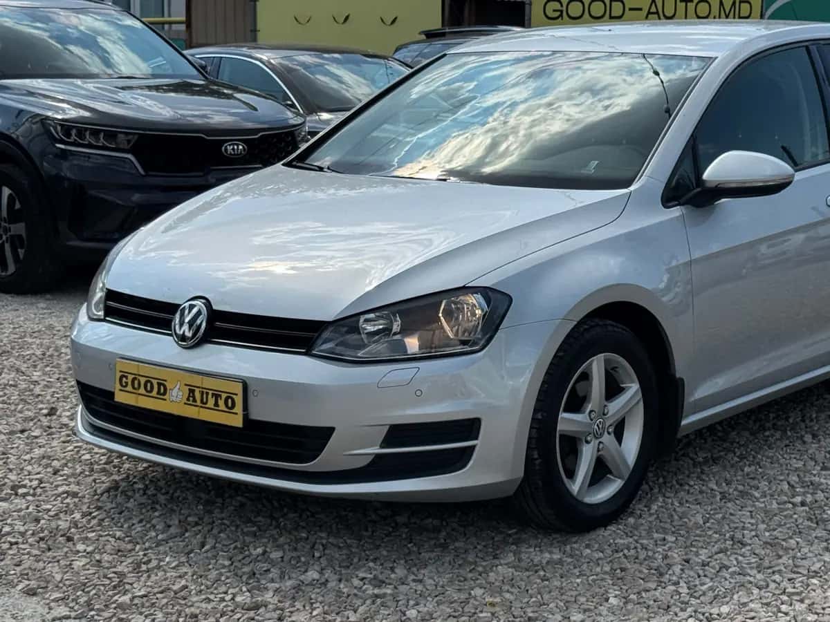 Volkswagen Golf - fotografia 5
