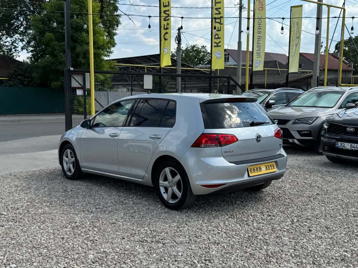 Volkswagen Golf - fotografia 7