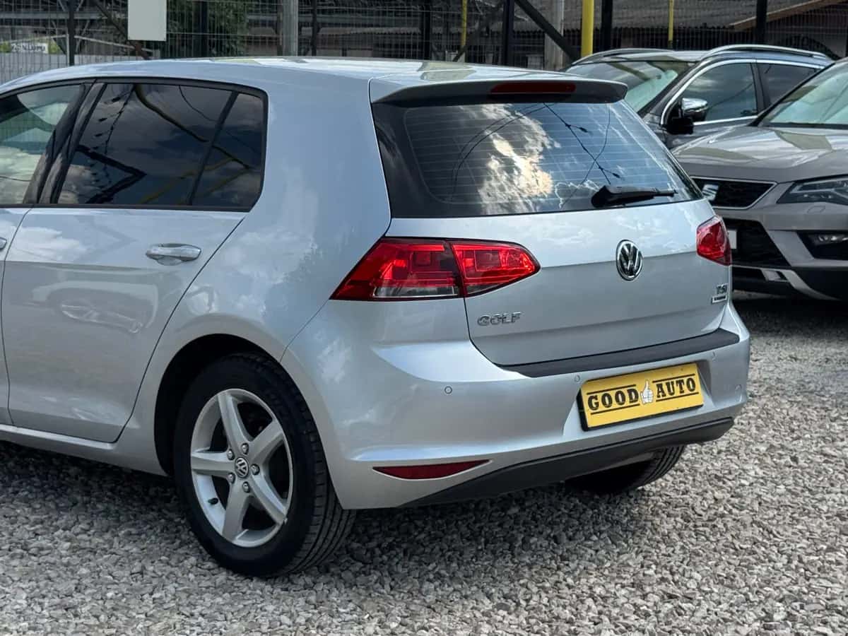 Volkswagen Golf - fotografia 8