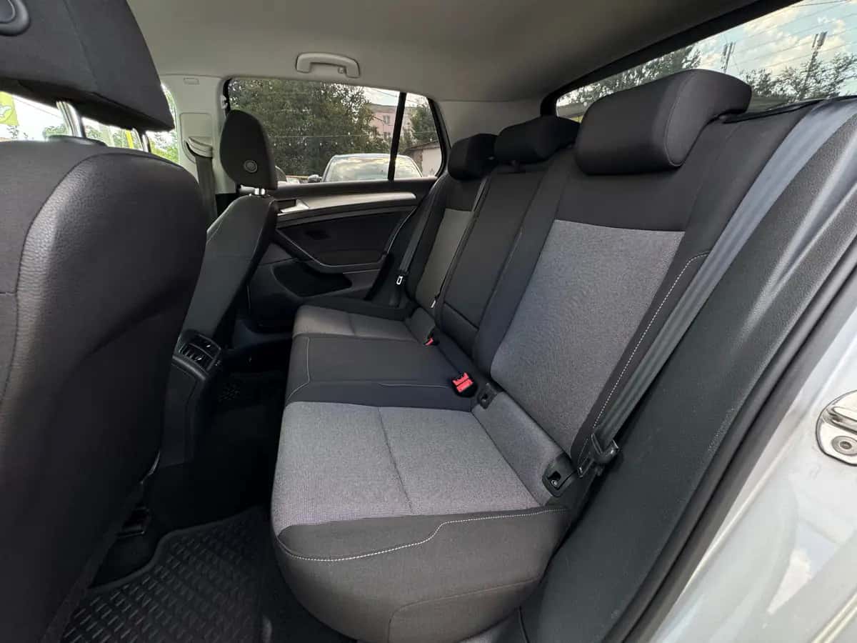 Volkswagen Golf - fotografia 9