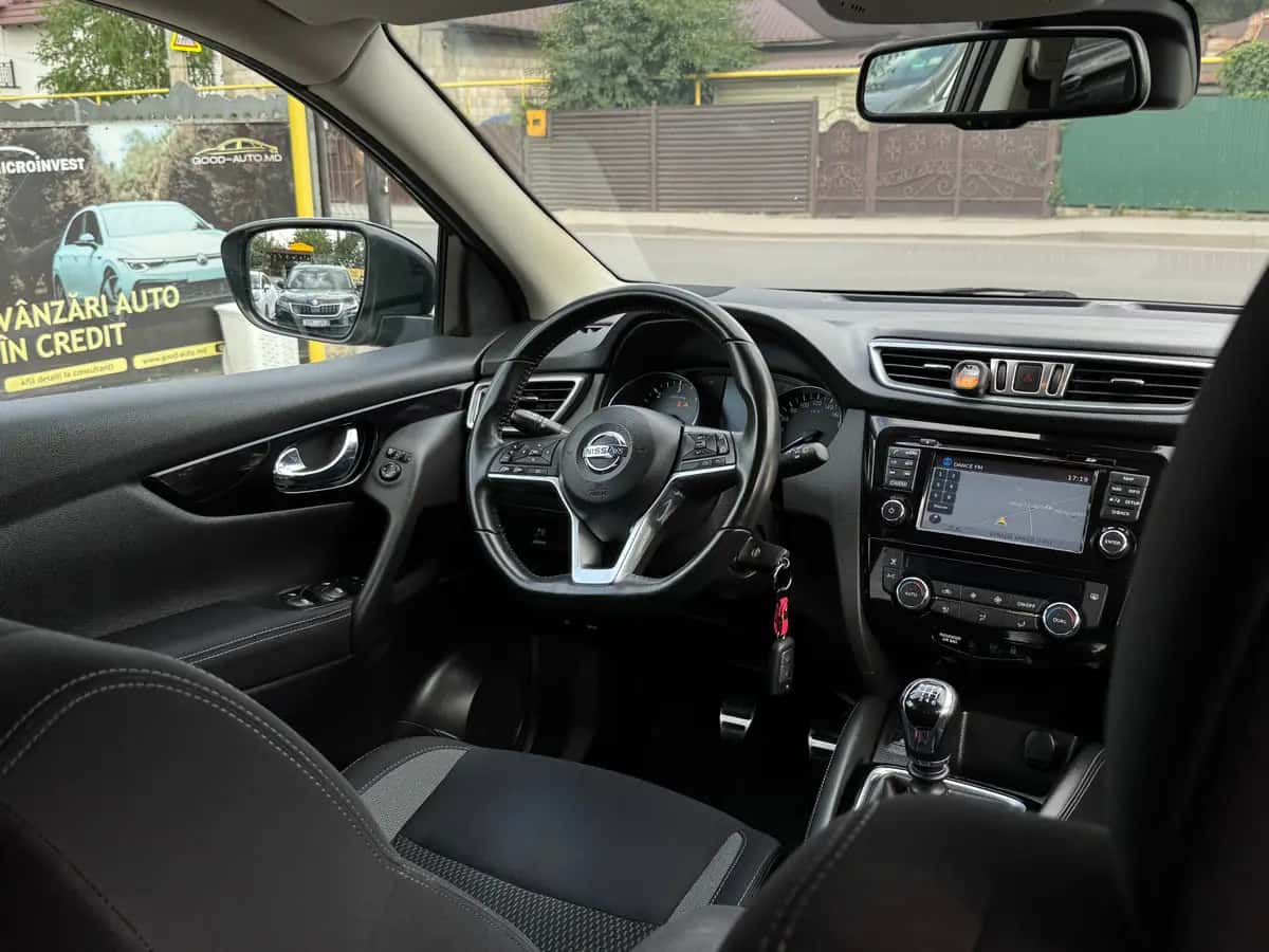 Nissan Qashqai - fotografia 18