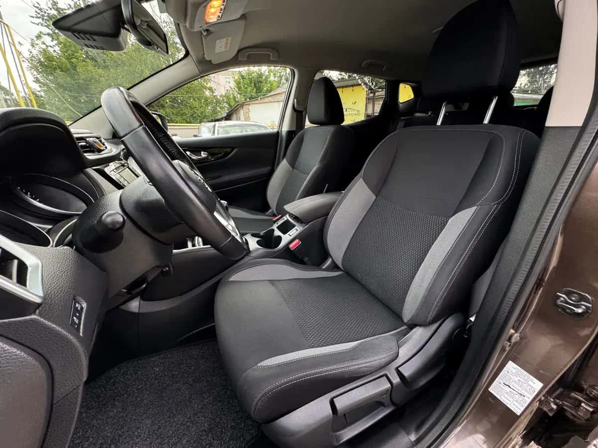 Nissan Qashqai - fotografia 9