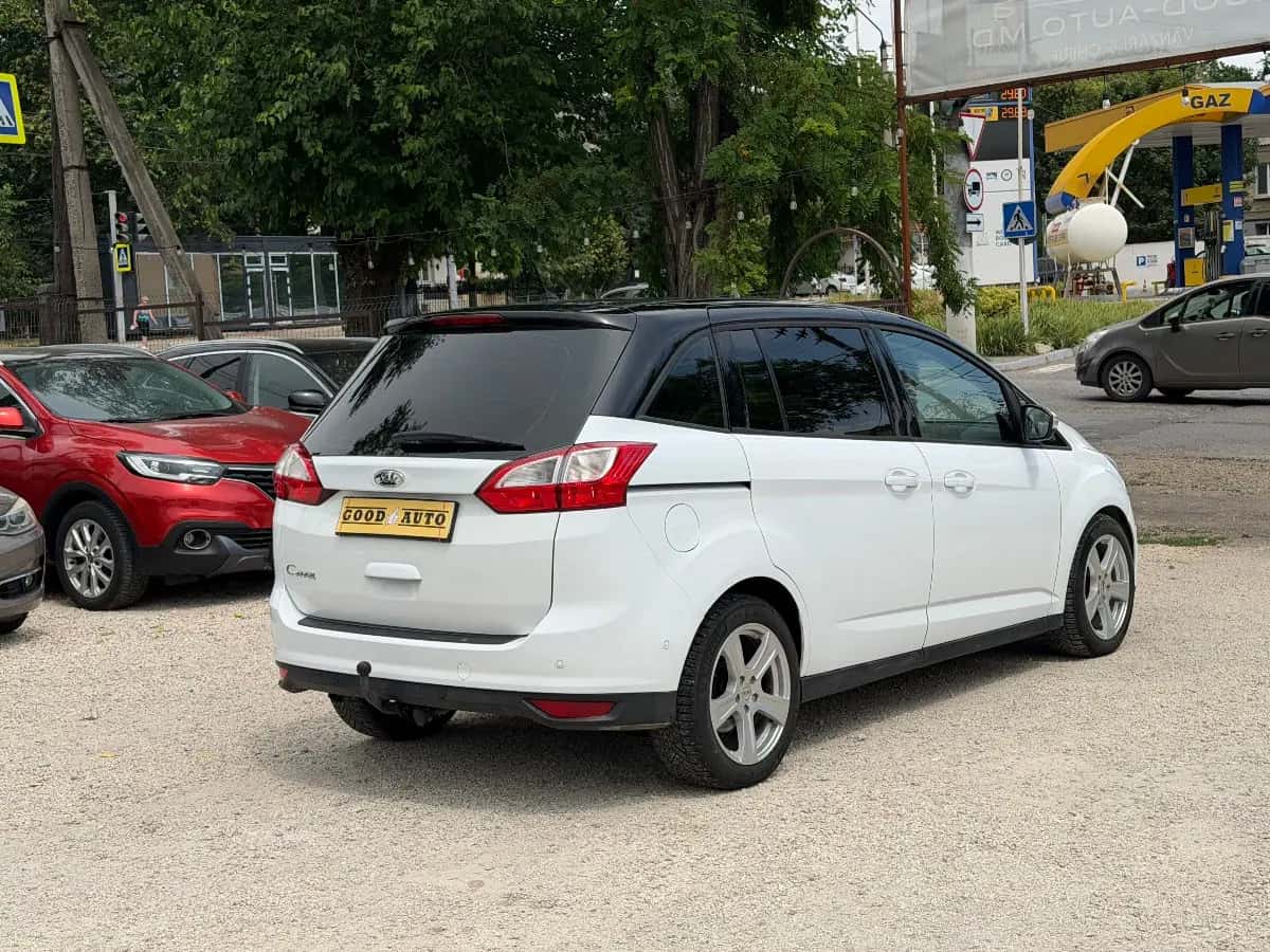 Ford Grand C-MAX - fotografia 7