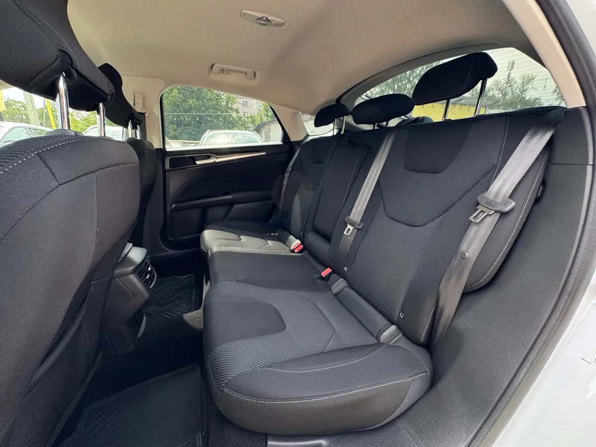 Ford Mondeo - fotografia 11