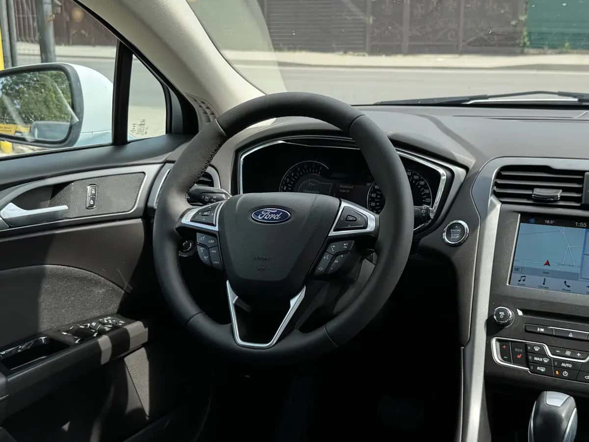 Ford Mondeo - fotografia 17