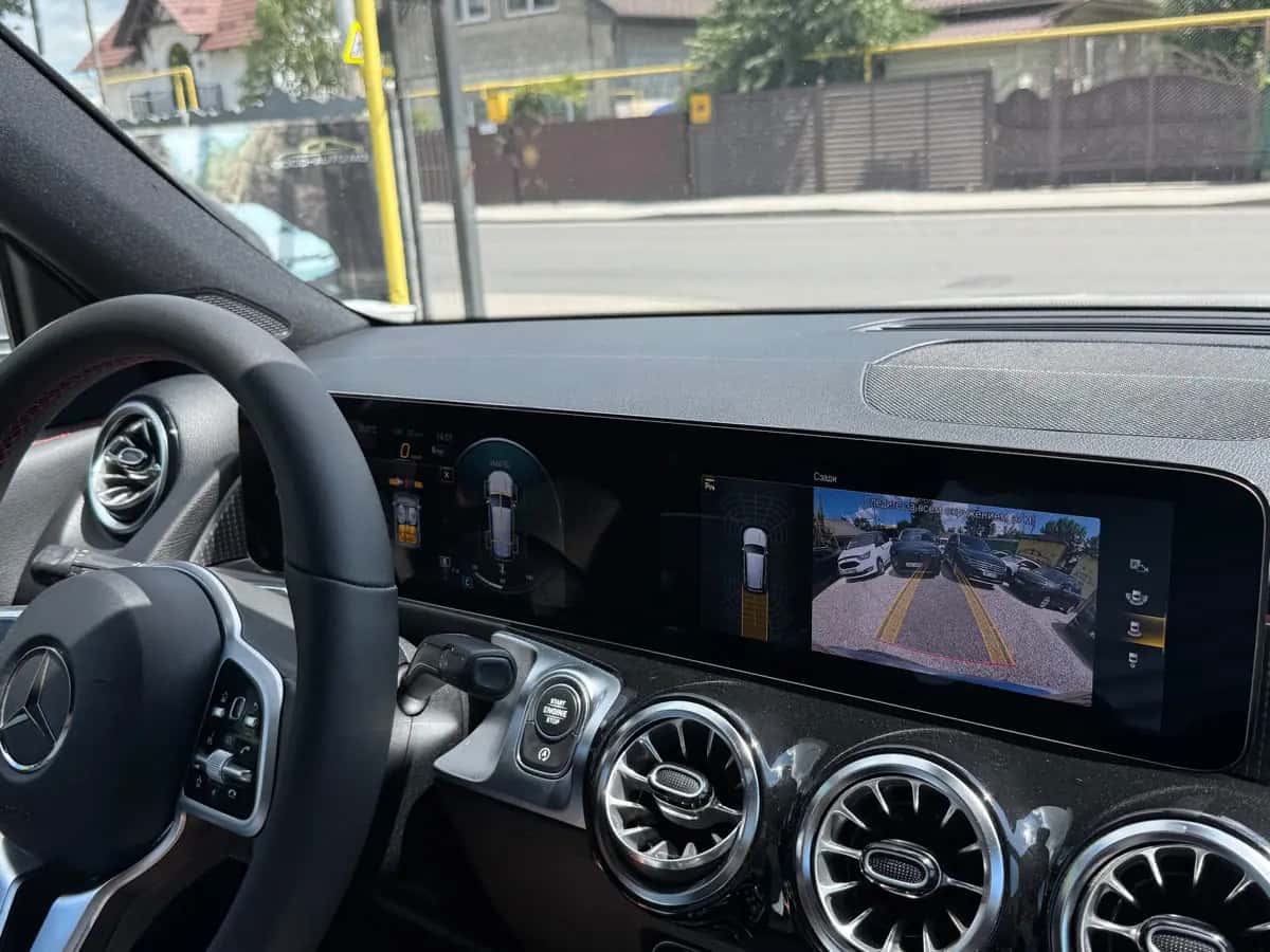 Mercedes GLB - fotografia 17