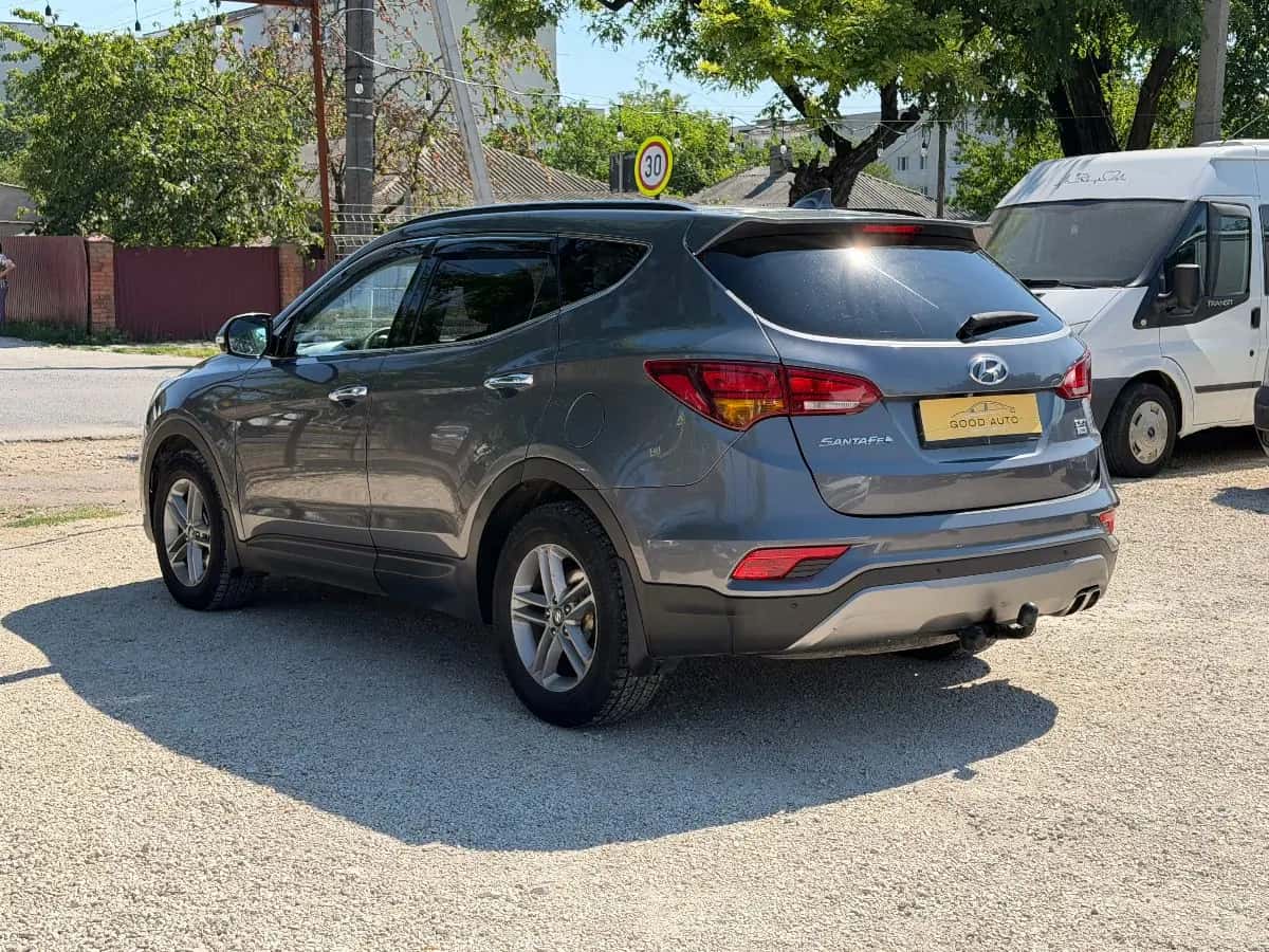 Hyundai Santa FE - fotografia 5
