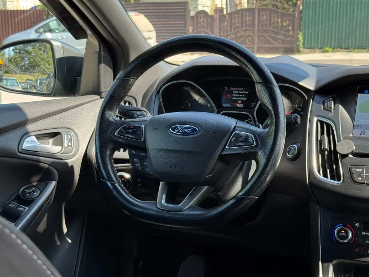 Ford Focus - fotografia 15