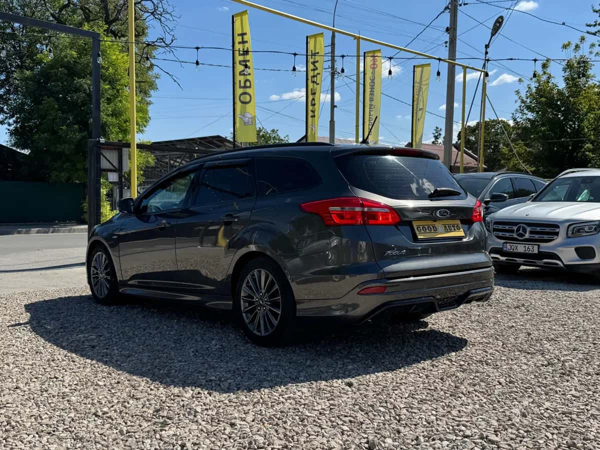 Ford Focus - fotografia 6