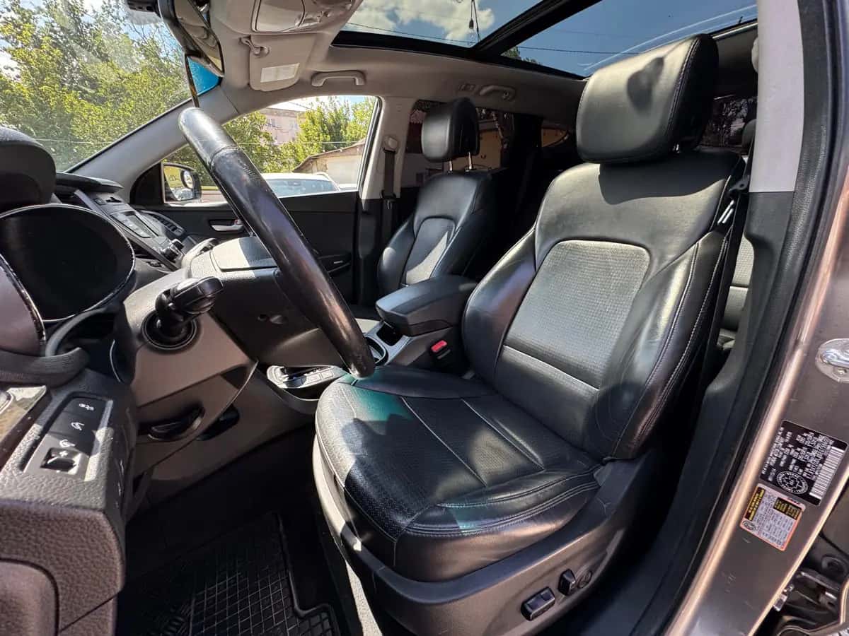 Hyundai Santa FE - fotografia 12