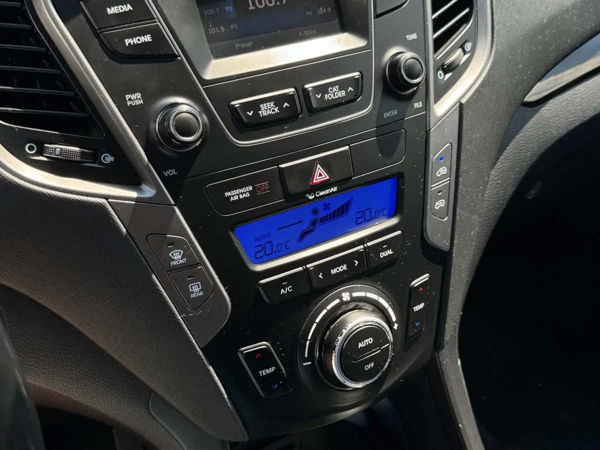 Hyundai Santa FE - fotografia 15