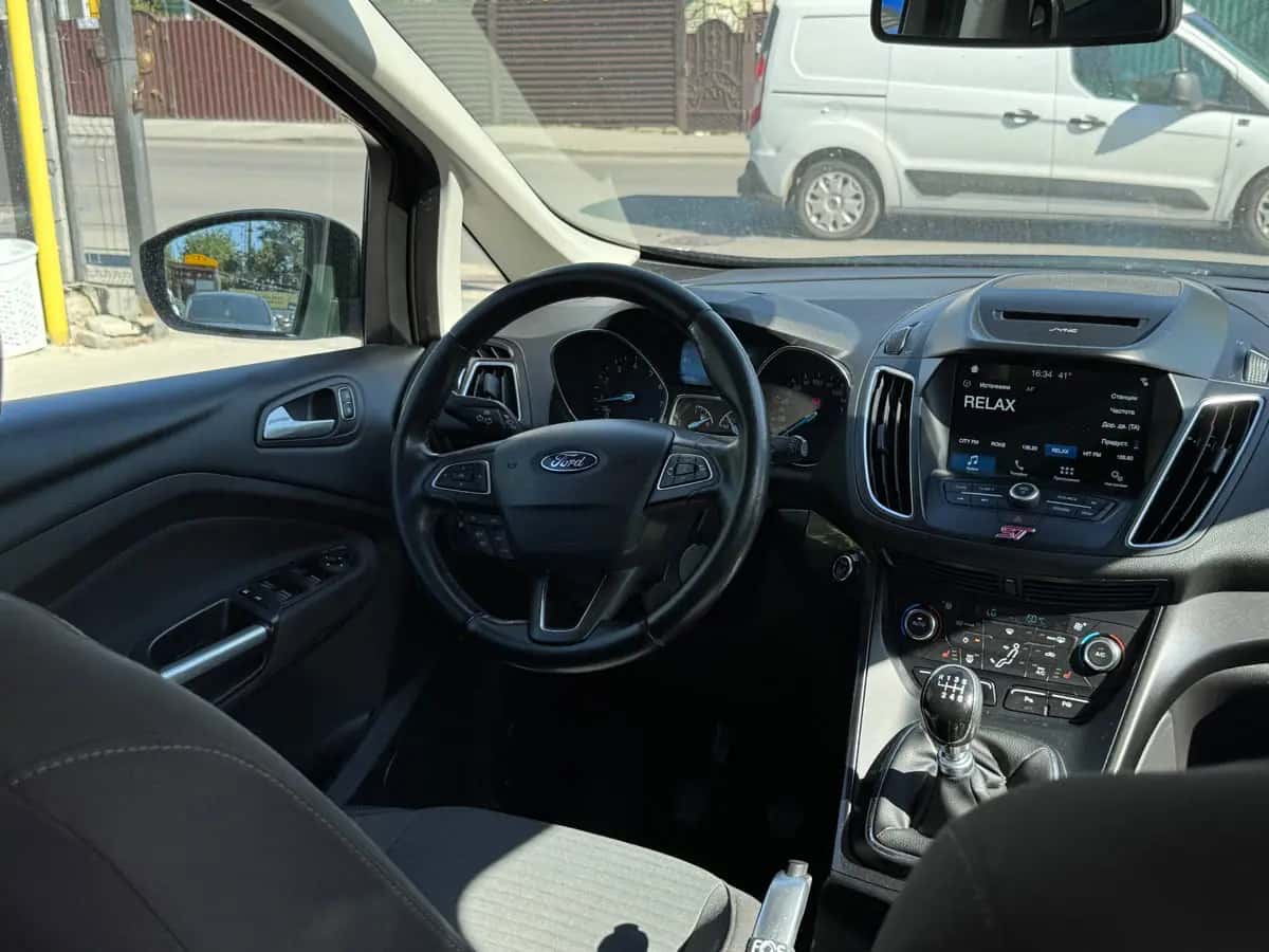 Ford Grand C-MAX - fotografia 13