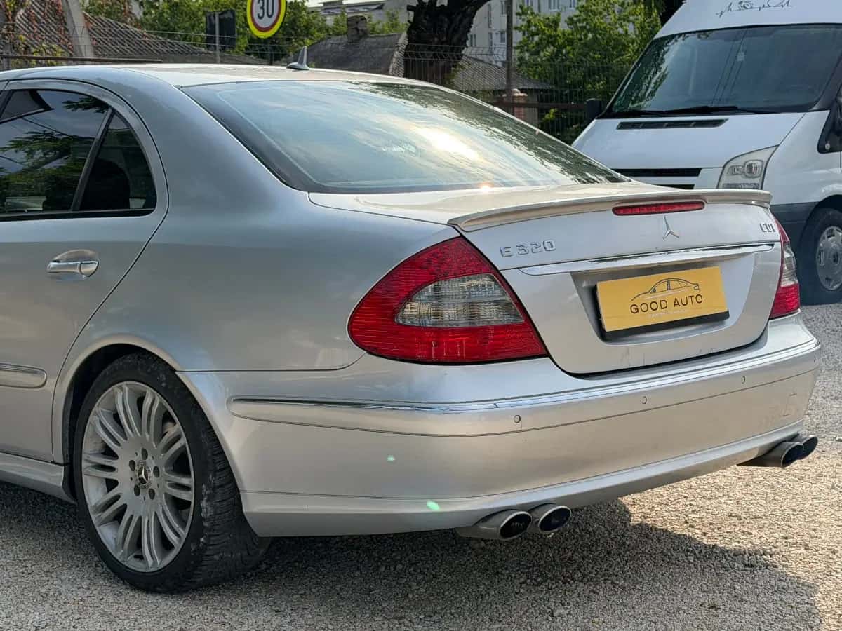 Mercedes E-Class - fotografia 6