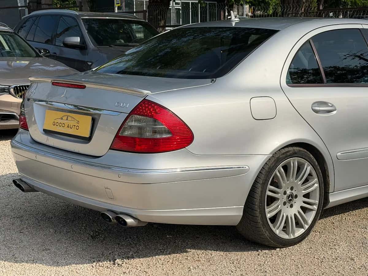 Mercedes E-Class - fotografia 8
