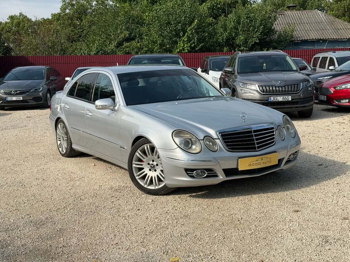 Mercedes E-Class - fotografia 1
