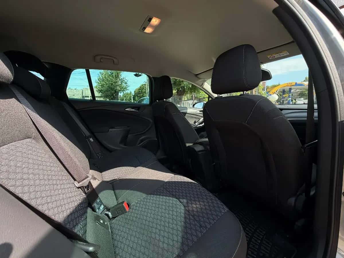 Opel Astra - fotografia 7