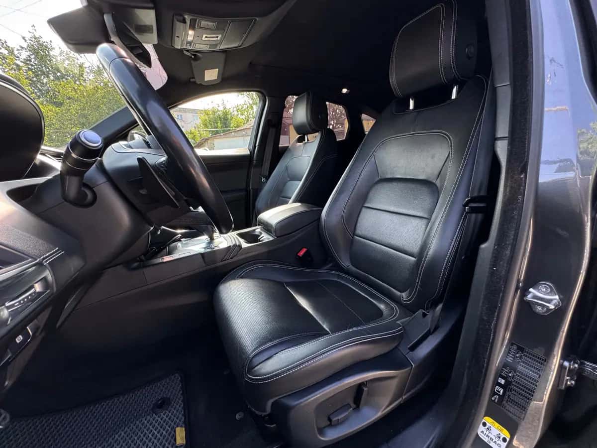 Jaguar E-Pace - fotografia 14