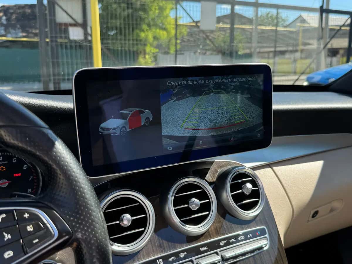 Mercedes C-Class - fotografia 16