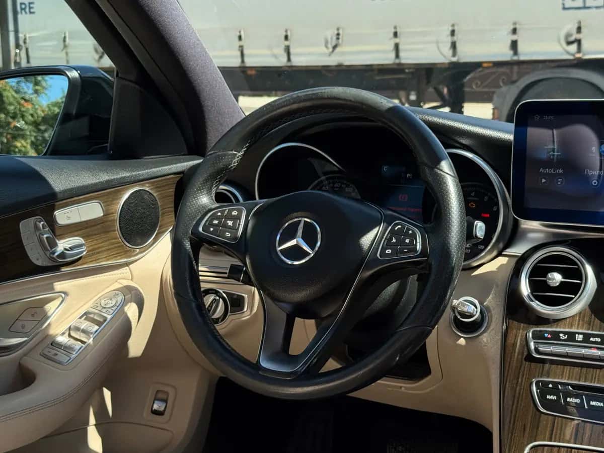 Mercedes C-Class - fotografia 17