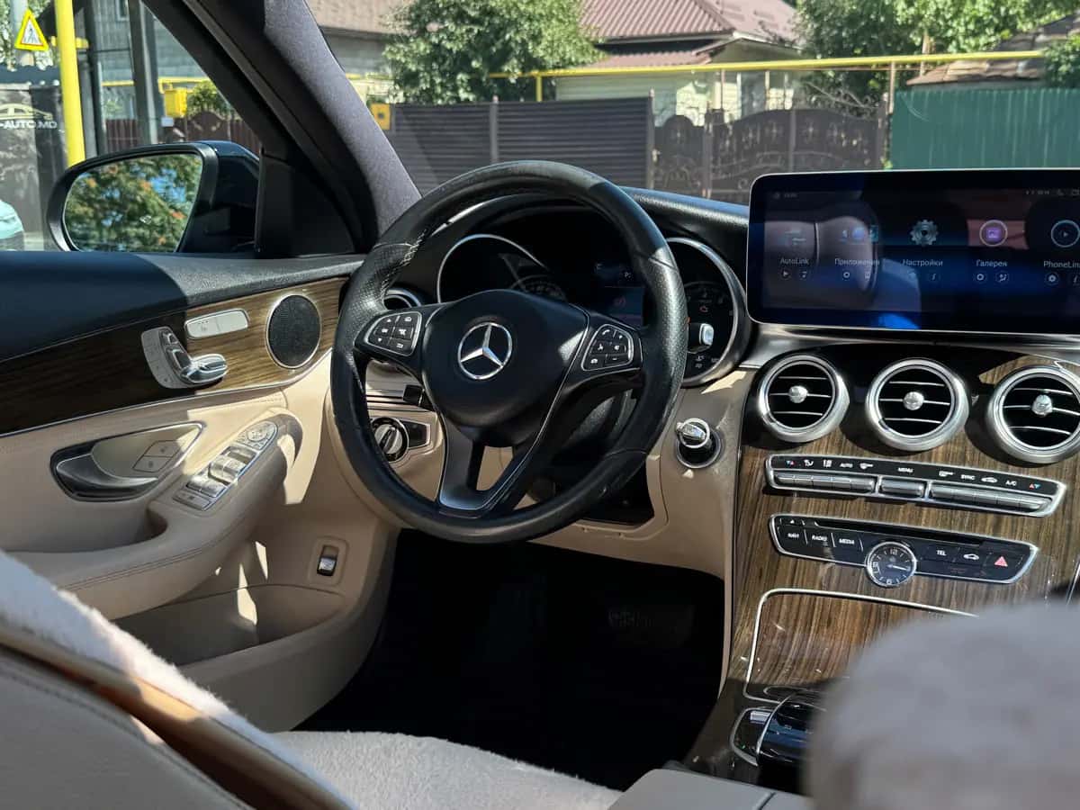 Mercedes C-Class - fotografia 19