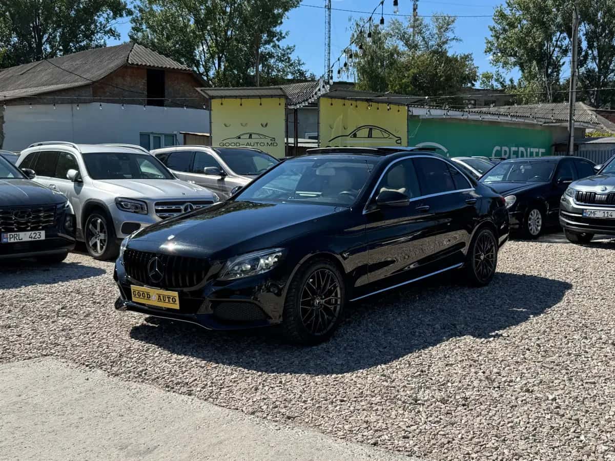 Mercedes C-Class - fotografia 3