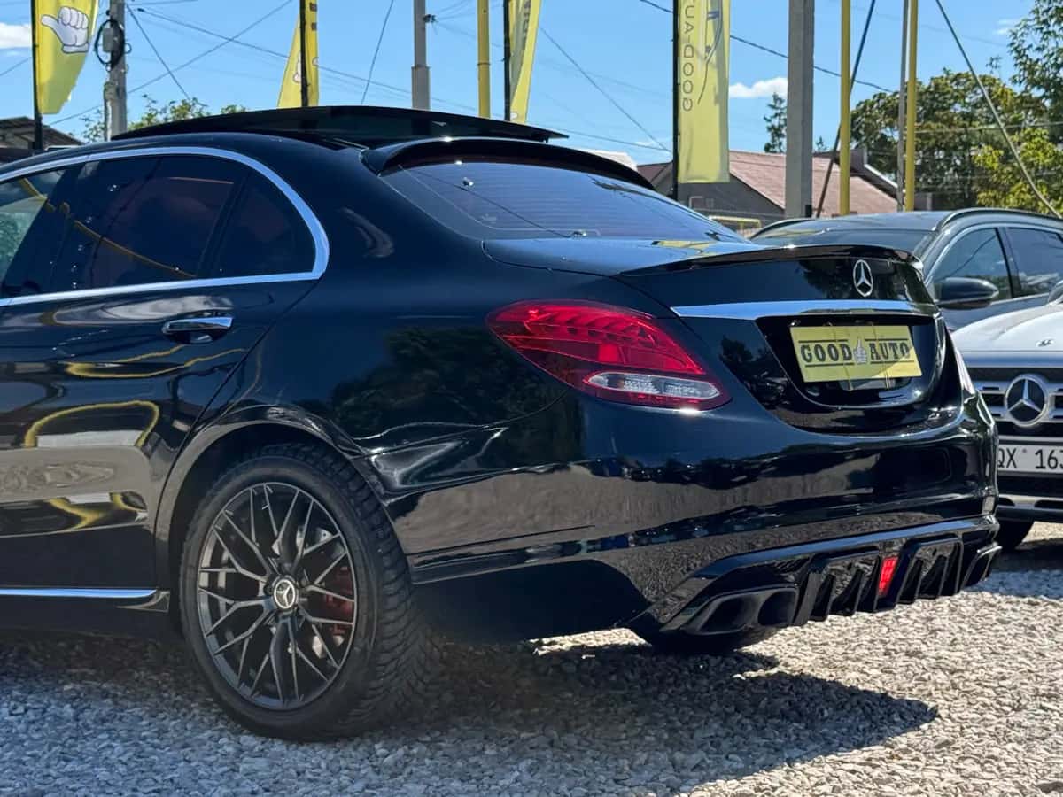Mercedes C-Class - fotografia 7