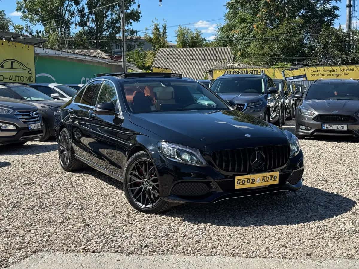 Mercedes C-Class - fotografia 1