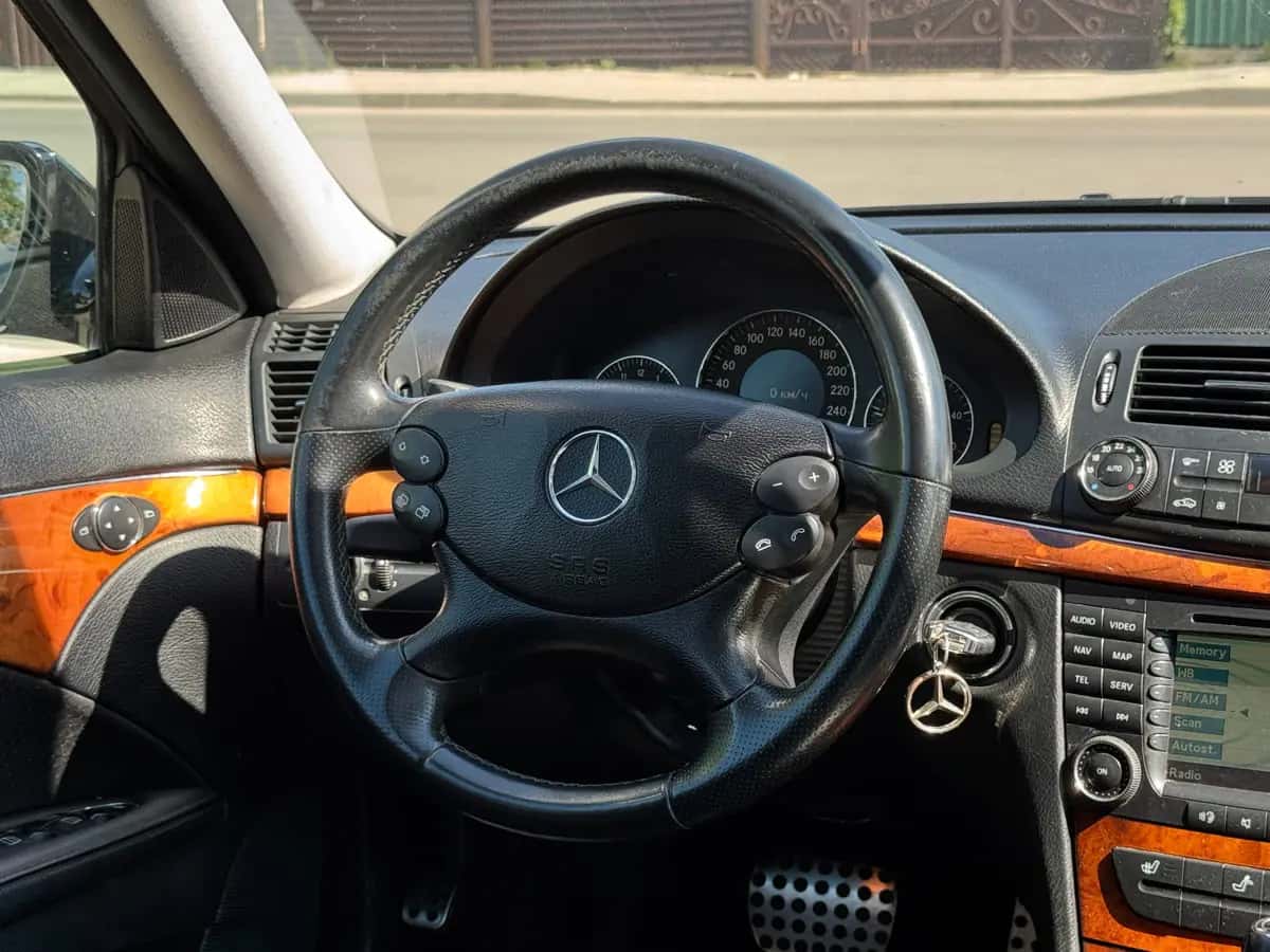 Mercedes E-Class - fotografia 13