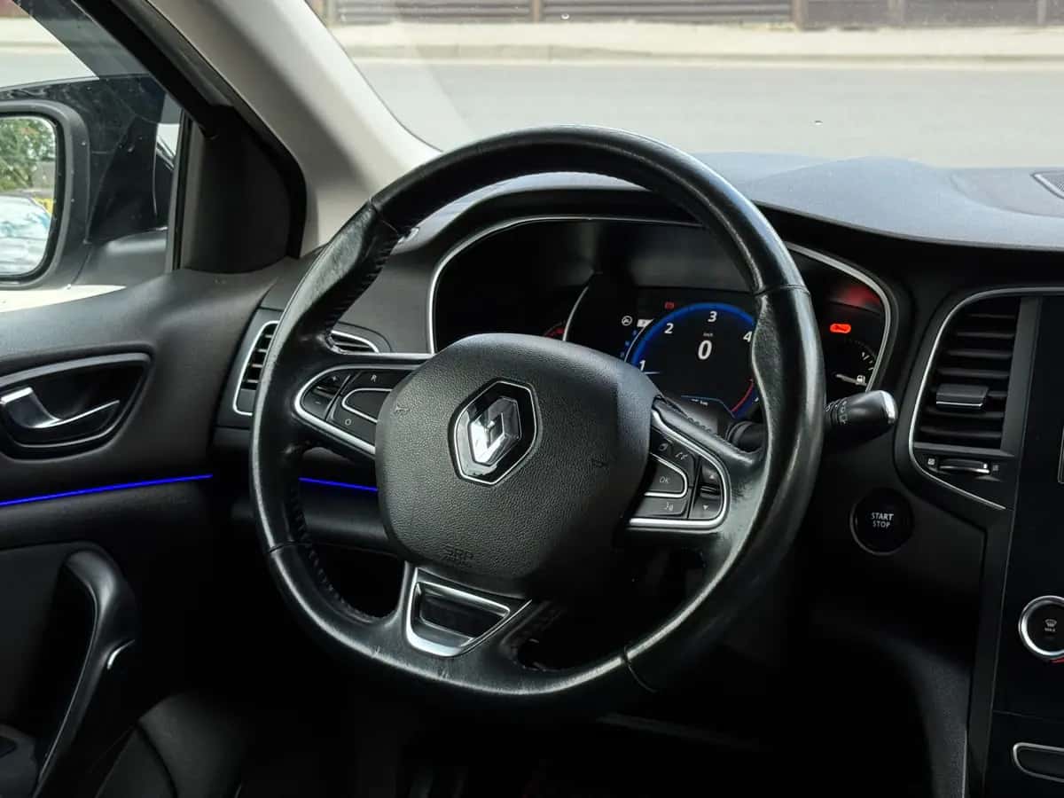 Renault Megane - fotografia 13