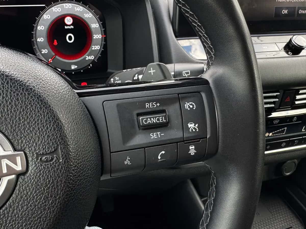 Nissan Qashqai - fotografia 17