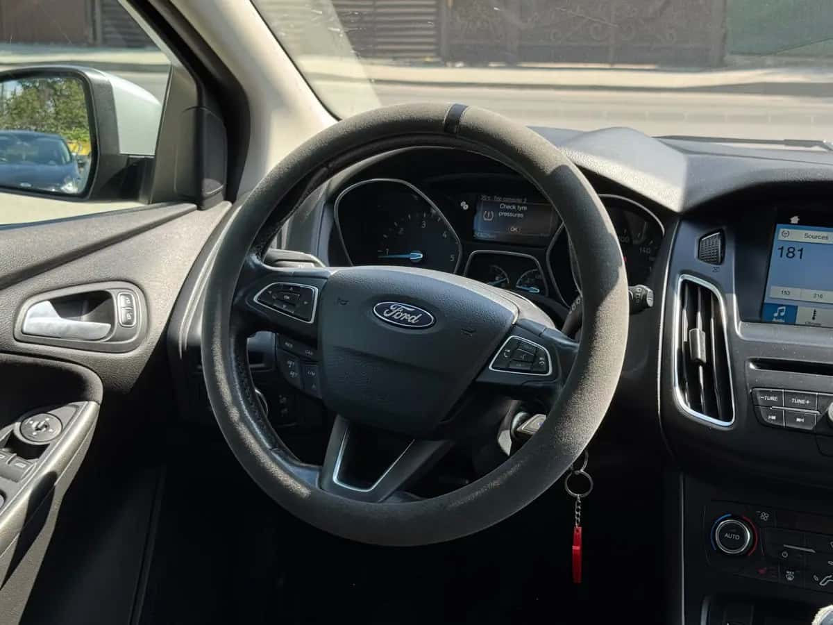 Ford Focus - fotografia 13