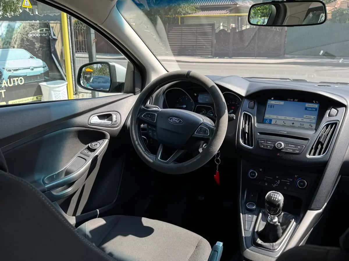 Ford Focus - fotografia 14