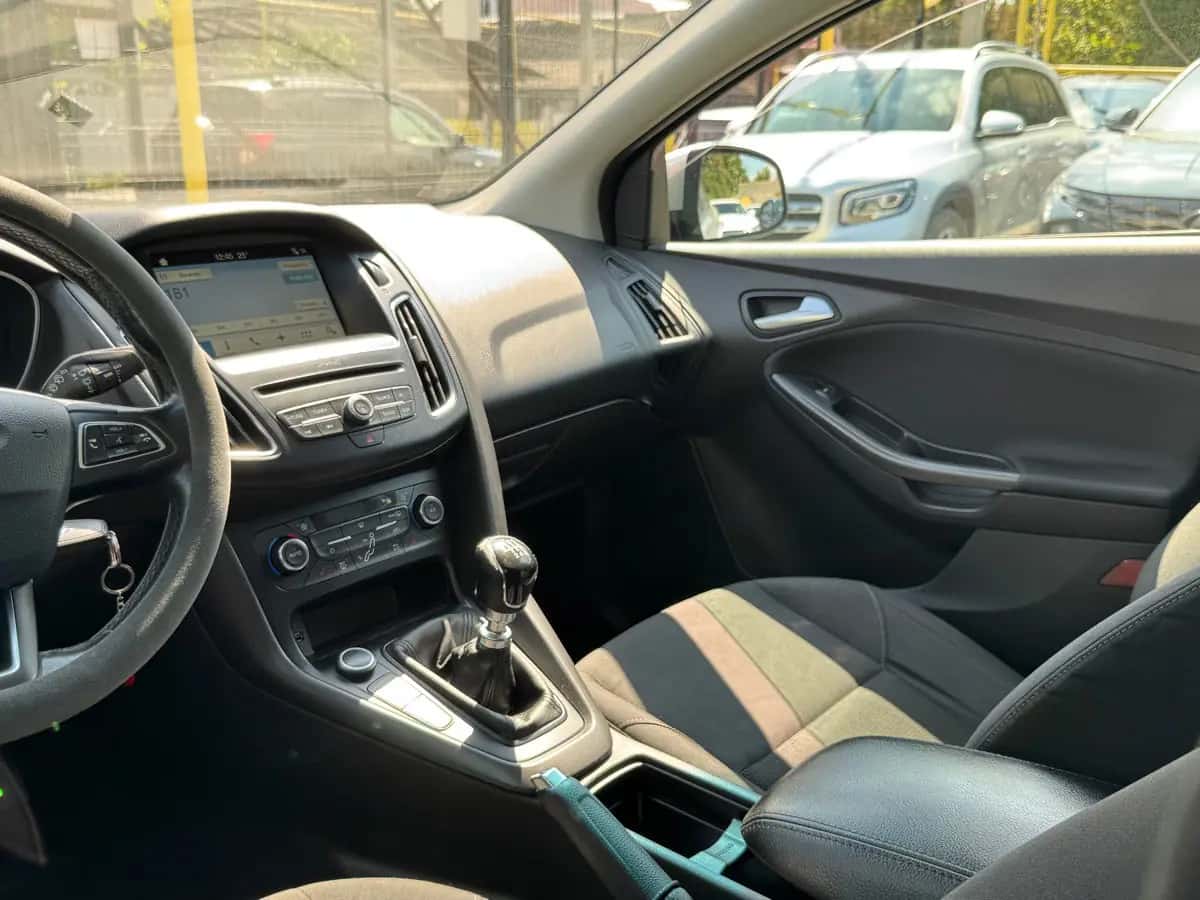 Ford Focus - fotografia 9