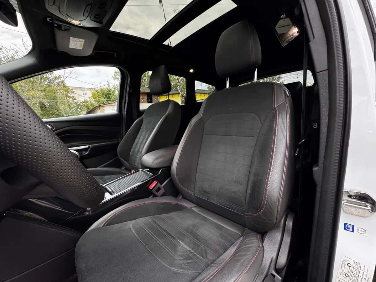 Ford Kuga - fotografia 12