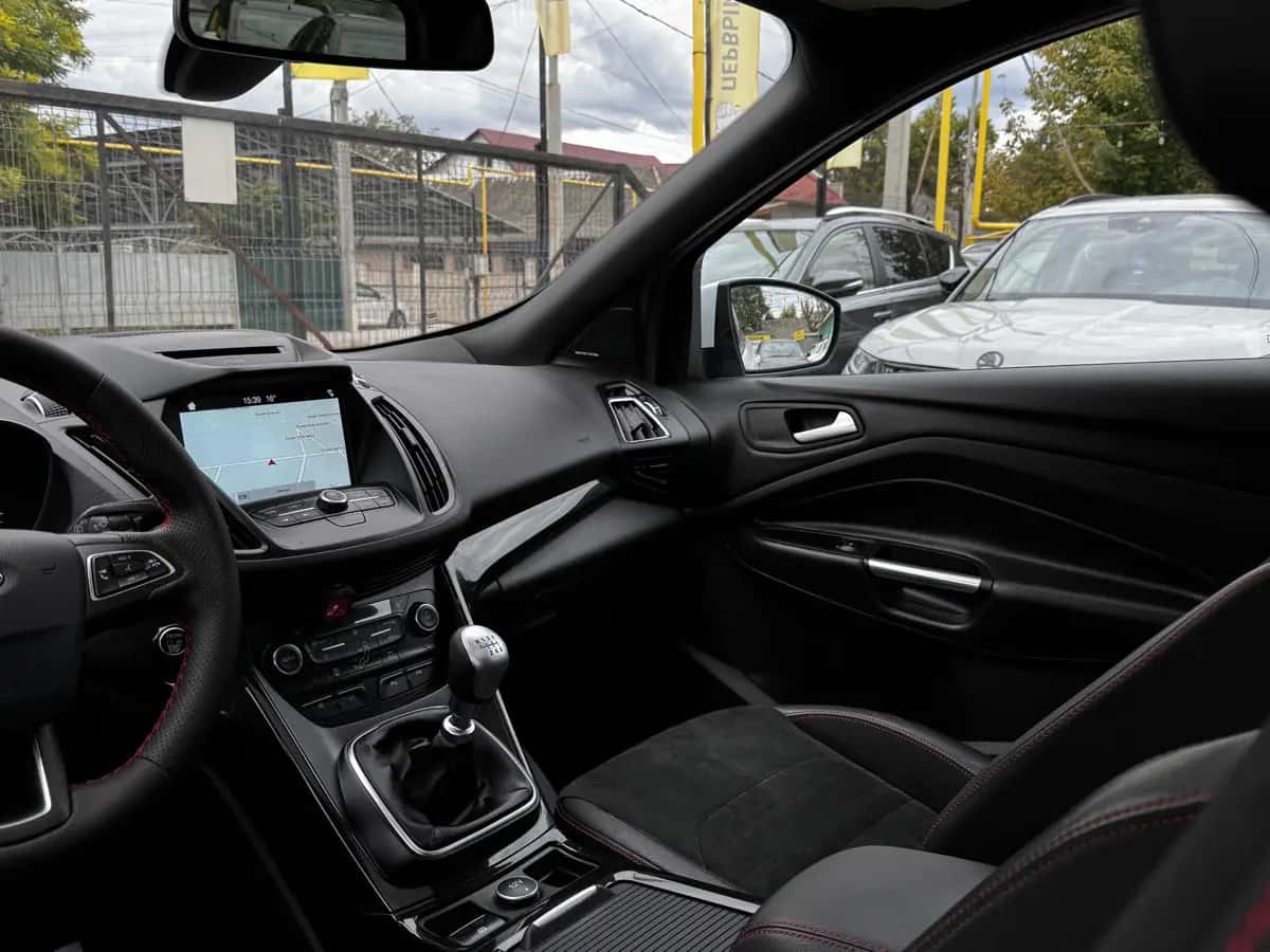 Ford Kuga - fotografia 13
