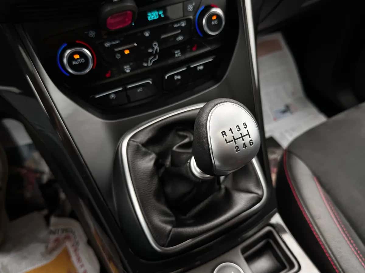 Ford Kuga - fotografia 15