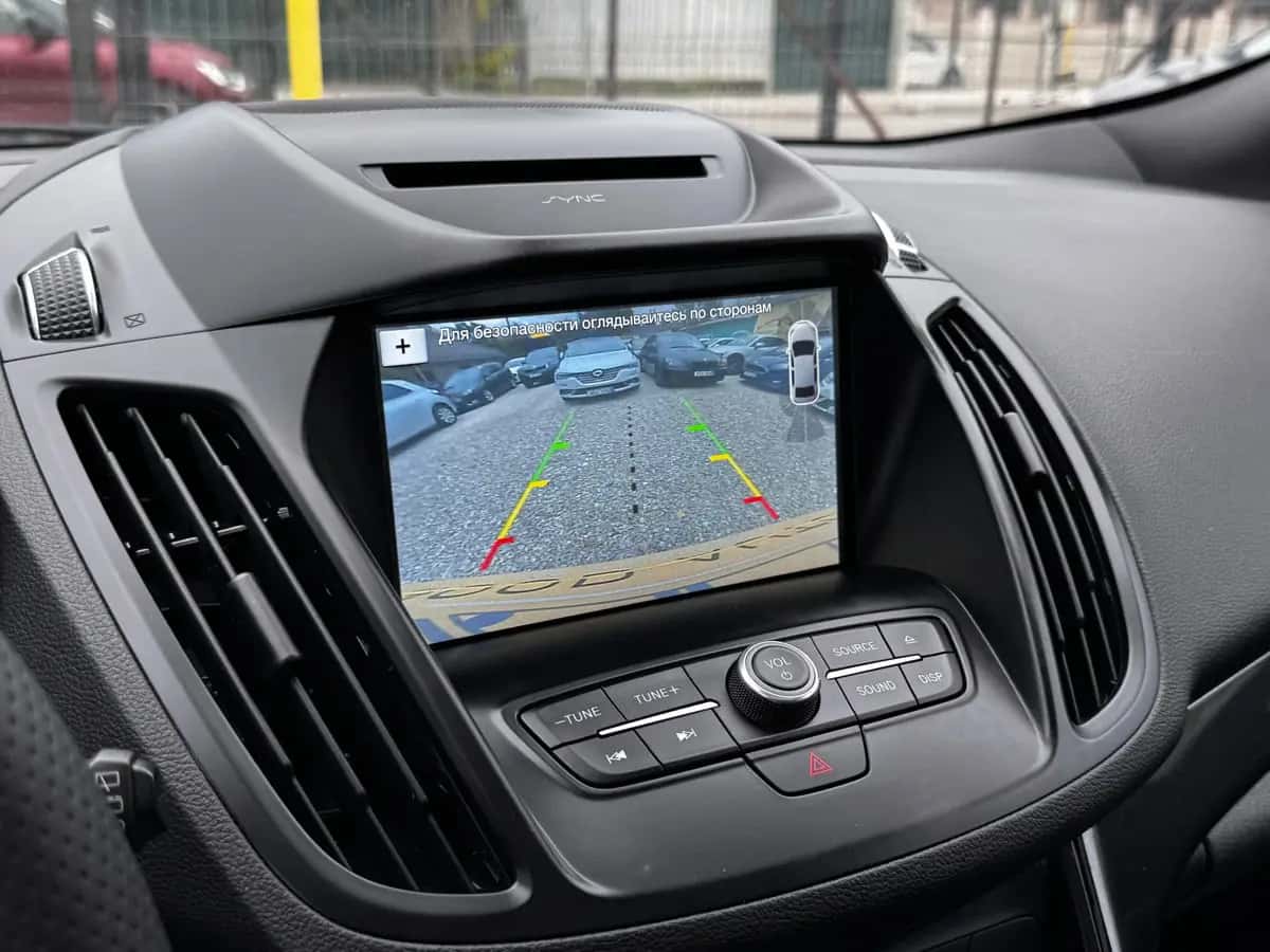 Ford Kuga - fotografia 17
