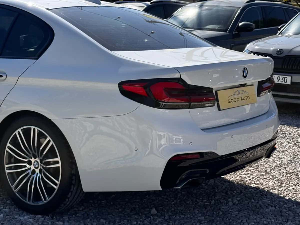 Bmw 5 Series - fotografia 7